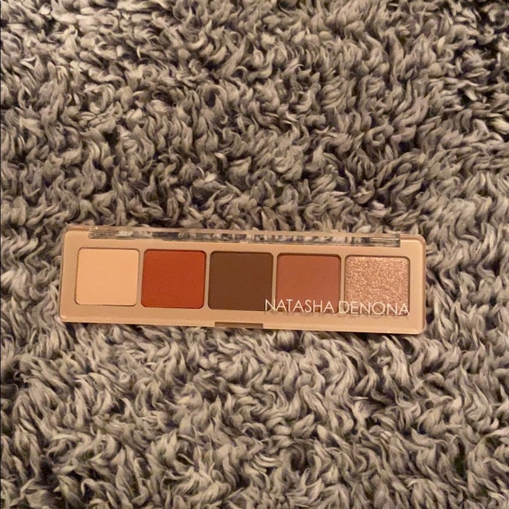Eye shadow